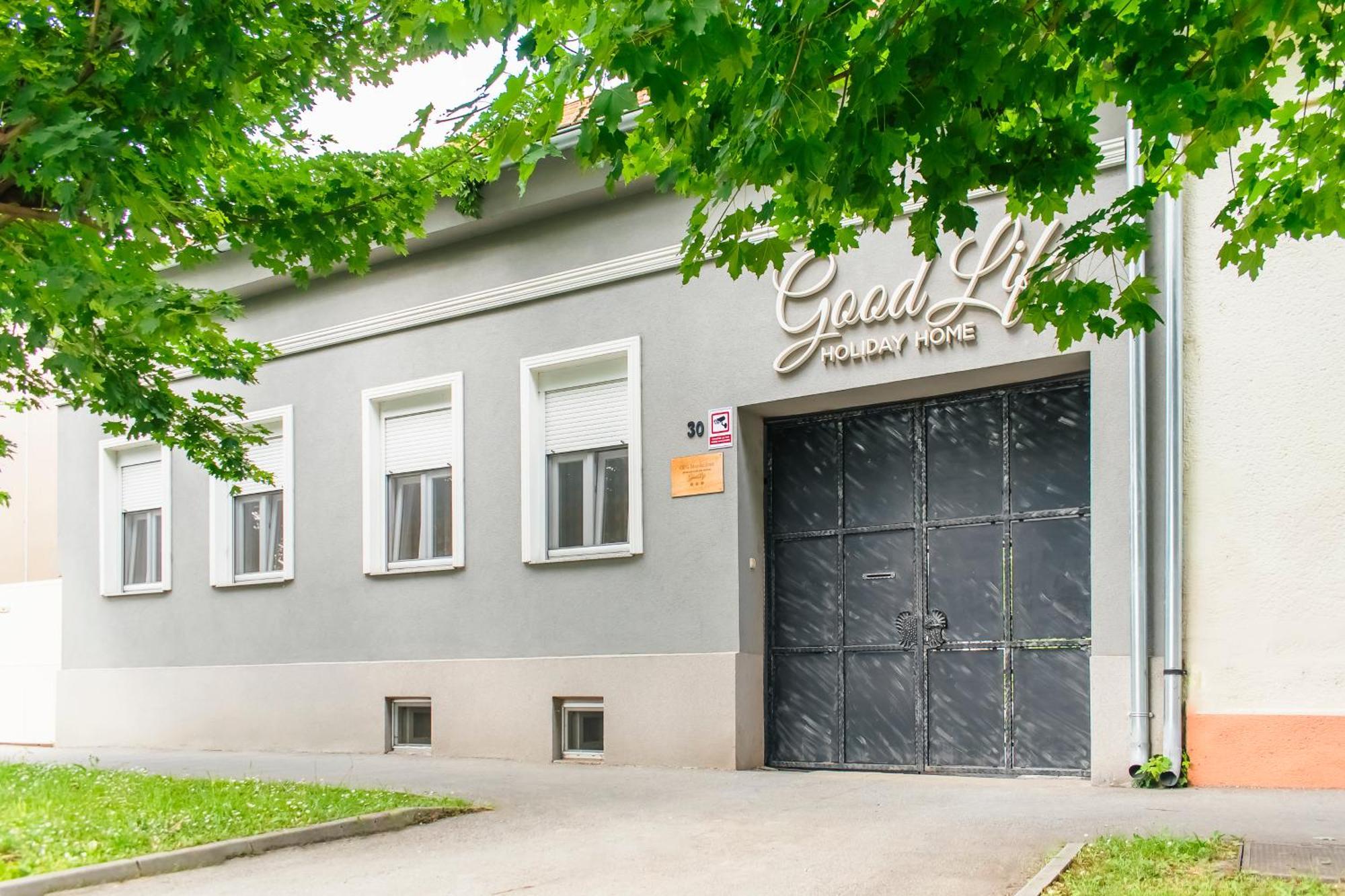 Goodlife Holiday House - Family & Friends Pozega Exterior foto